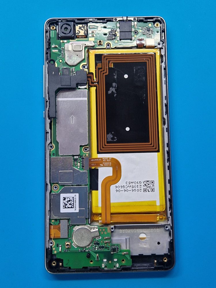 Telefon otwarty do naprawy